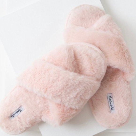 Splendid Shoes - Splendid Pink Crisscross Slippers S/M
